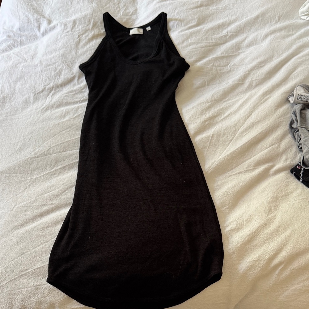 Casual Wilfred Sleeveless Dress
Knit material 
Sleeveless